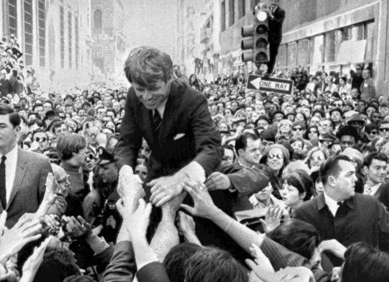 Robert Kennedy revivió la euforia aprovechada años atrás por su hermano, durante las primarias demócratas de 1968. Cinco días antes de que terminaran, fue asesinado. FOTOS AP Y GOBIERNO ee. uu.