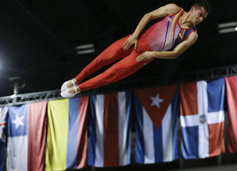 Esta es la presentación de Ángel Hernández, quien se colgó el bronce en Toronto. FOTO AP