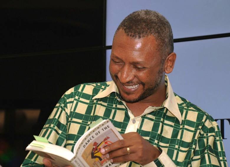 El poeta y autor keniano Peter Kimani ganó este año el más alto honor literario de Kenia, el Premio Jomo Kenyatta de literatura. FOTO Efe