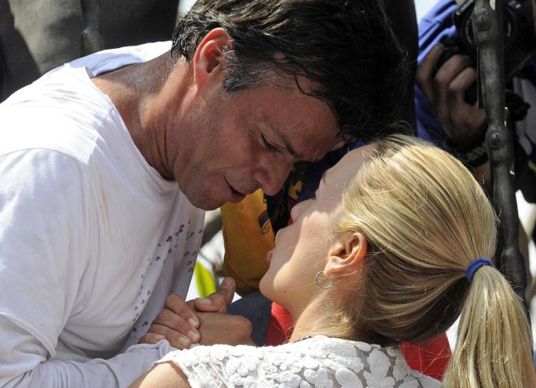 Leopoldo López se entregó a las autoridades el 18 de feberero de 2014. Ayer fue condenado a más de 13años de prisión. FOTO afp