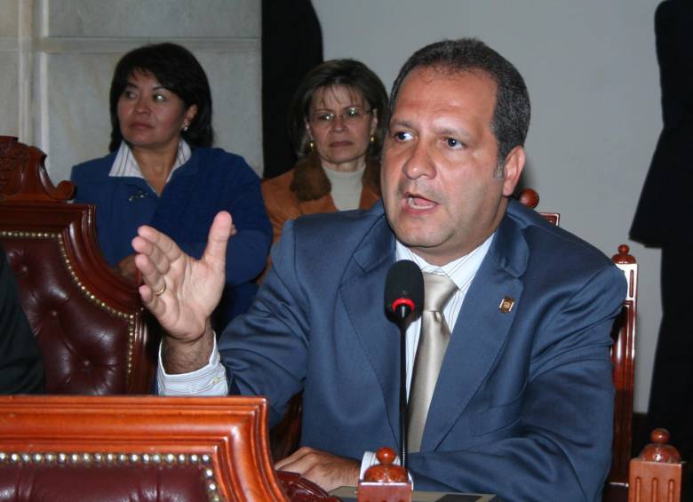 El médico y político fue senador por el Partido Liberal (1998-2002) y por Colombia Viva (2002-2006 y 2006-2008). FOTO archivo