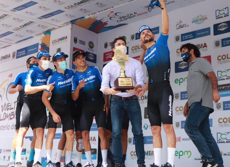 El Team Medellín se quedó con el reconocimiento al mejor equipo de la competencia. FOTO CORTESÍA FEDECICLISMO