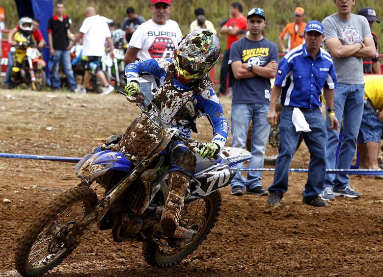 Santiago Pérez fue la gran figura de Antioquia en el motocrós nacional. Ayer celebró su primer título. FOTO Julio César Herrera