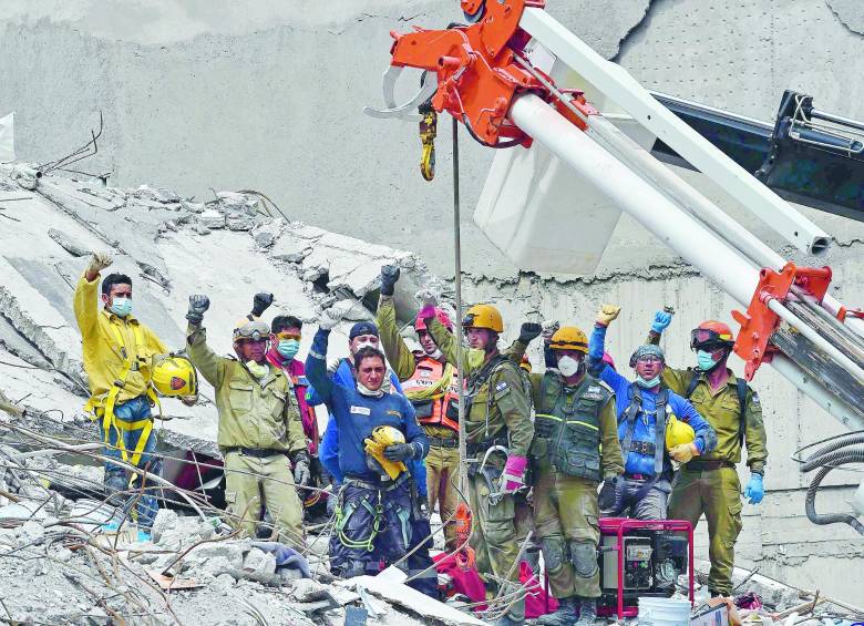 México persiste entre el luto y la búsqueda 
