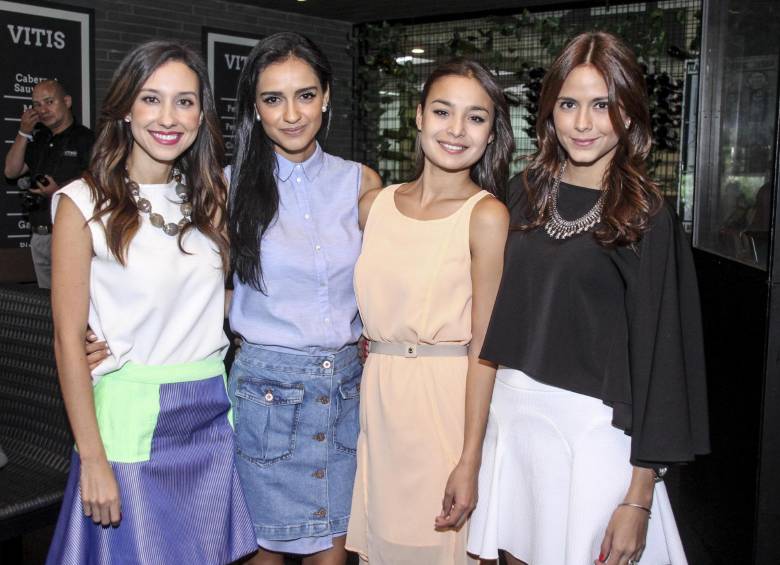Andrea Villacorta, Atenas Hernández, Karla Garzaro y Nilcer Pineda. Foto Cámara Lúcida.