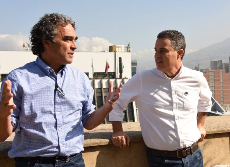 Sergio Fajardo, exgobernador de Antioquia del periodo 2012-2015 y Aníbal Gaviria, actual gobernador. 