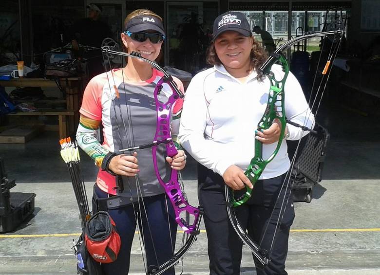Maja Marcen (izquierda) y Alejandra Usquiano, compiten en la Copa Mundo de arco. Las finales serán el sábado. FOTO cortesía
