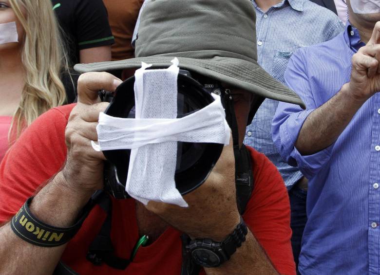 Elker Buitrago reclamó este viernes que los “atentados” contra los periodistas sean crímenes de lesa humanidad para que no prescriban. FOTO COLPRENSA