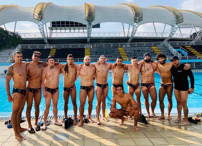 Este es el grupo del club Pirañas que se coronó campeón en Cali. FOTO cortesía pirañas