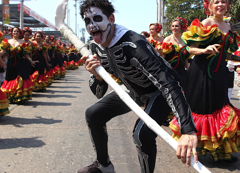 Mapalé, congo, son, cumbia y garabato sonaron en la Gran Parada. Foto: Greisy Bettin - Colprensa 