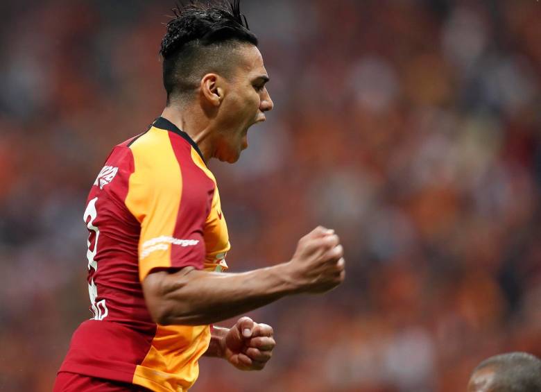 El colombiano participó en un entrenamiento en el Galatasaray como antesala para la vuelta de esta liga también. FOTO: Colprensa.