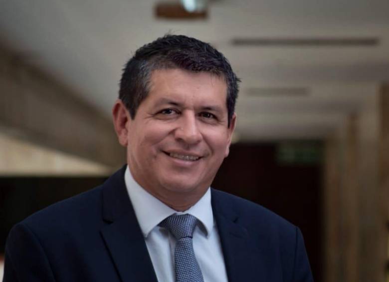 Jairo Cristancho, presidente de la Comisión Sétima de la Cámara de Representantes y promotor del etiquetado frontal en los productos no saludables. Foto: Cortesía Cámara de Representantes.