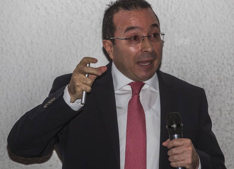 Carlos Mario Estrada, director de Comfenalco Antioquia, ahora será e director general del SENA. FOTO JULIO CÉSAR HERRERA