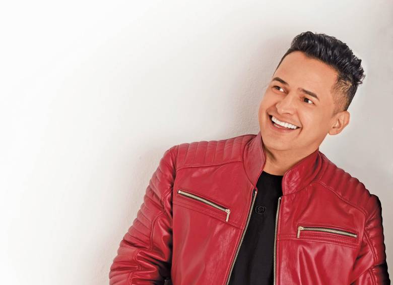 Jorge Celedón al lado del acordeón Sergio Luis en el nuevo álbum. FOTO CORTESÍA