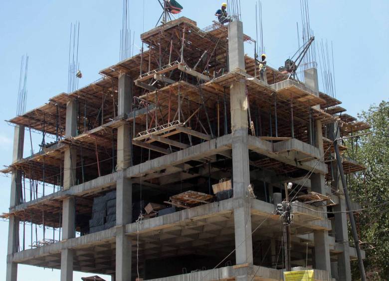 El licenciamiento de proyectos VIP en sectores de estrato alto en Medellín ha sido objeto de duras críticas entre la comunidad que llegaron al departamento de Planeación. FOTO archivo