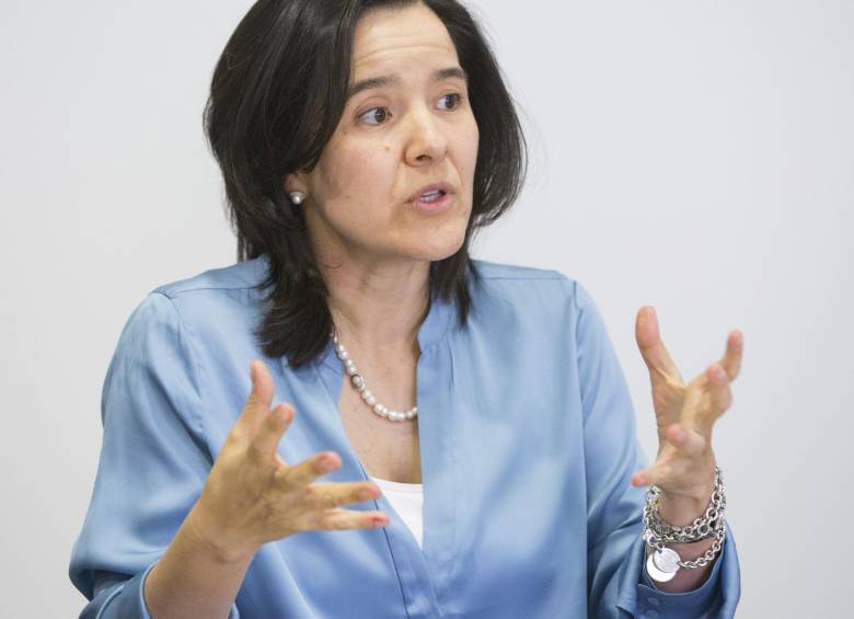 La ministra TIC, Silvia Constaín, aseguró que no se crearán más puntos Vive Digital. FOTOS edwin bustamante