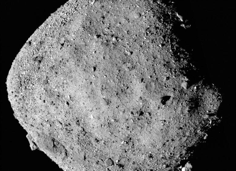 Superficie de Bennu con numerosas piedras. Foto Nasa