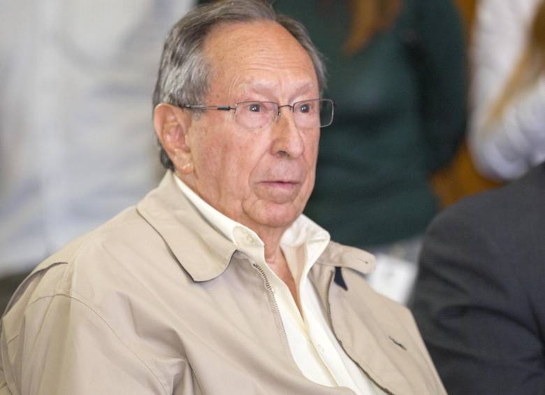 Juan Gómez Martínez es el nuevo director honorario del Centro Democrático. FOTO: Edwin Bustamante