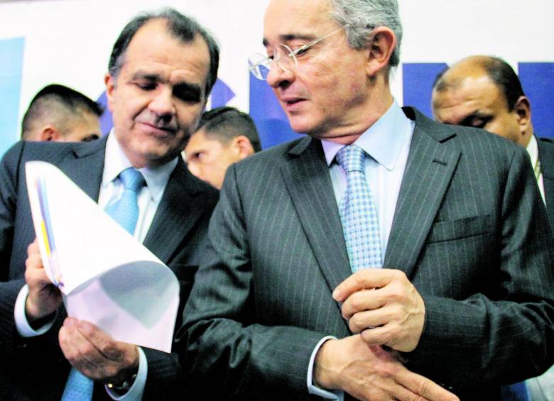 Anoche el expresidente Uribe reveló sus motivos para invitar a los colombianos a votar por el No en el plebiscito. FOTO Jaime Pérez