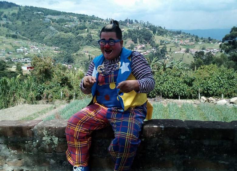 Los cirqueros hacen malabares para vivir