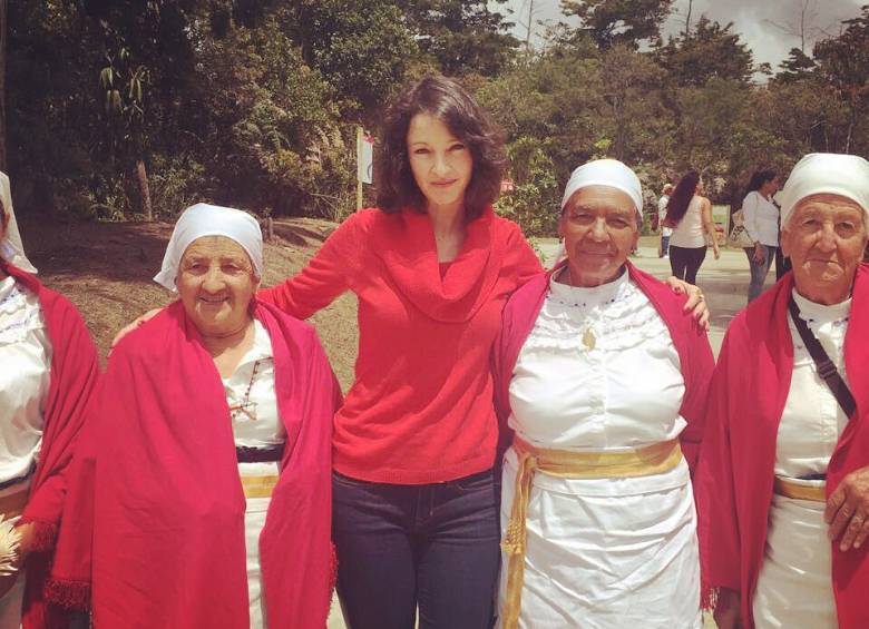 “Si queremos un país en paz deberíamos mirar más de cerca al arte y la cultura”, tuiteó la ahora secretaria de Cultura Ciudadana, Lina Botero Villla. FOTO: tomada de Twitter @linabote