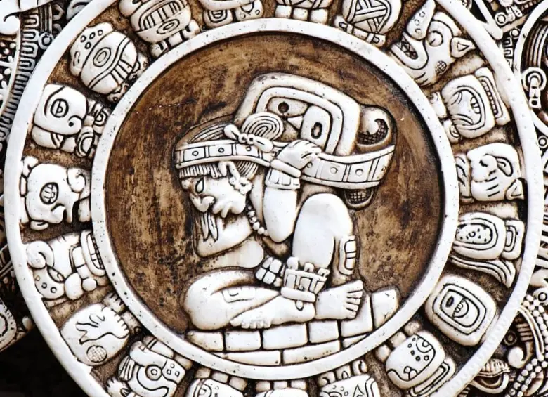 Es un sistema de calendarios usado en Mesoamérica precolombina y en comunidades modernas de algunas regiones de Guatemala, Veracruz, Oaxaca y Chiapas (México). Tiene dos sistemas diferentes: el ritual, Tzolkin, de 260 días, y el solar, Haab, de 365 días. Ambos se combinan para formar un ciclo de 52 años llamado la Cuenta Larga o Rueda Calendárica. El día 0 equivale según el calendario gregoriano al 11 de agosto del año 3114 antes de Cristo. 2019 según el calendario maya año sería el 5133. Foto: World Digital Library