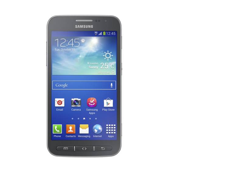 La entrega de los teléfonos en Medellín se hizo por medio de la Fundación Hospital San Vicente. FOTO cortesía