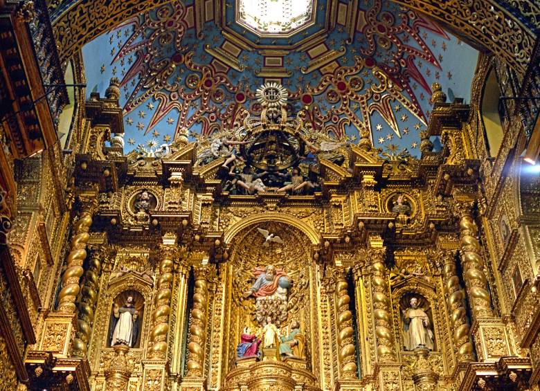 IGLESIA DE LA COMPAÑÍAEl templo más suntuoso de Quito tiene estilo barroco y atesora 7 toneladas de pan de oro. 