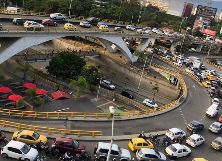 Así estaba la glorieta de La Aguacatala en la tarde de este martes. CORTESÍA: GUARDIANES ANTIOQUIA