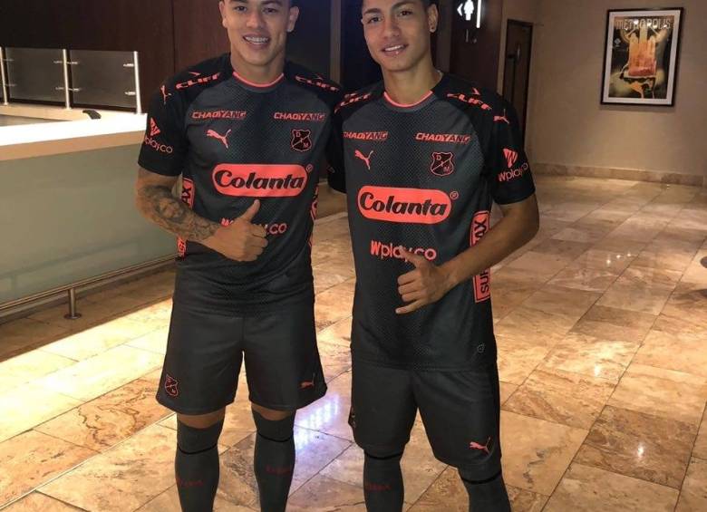 Leonardo Castro y Bryan Castrillón (derecha), jugadores del DIM. Este último es grata revelación. FOTO tomada de facebook