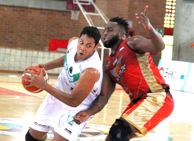 Divier Pérez, poste titular de Academia y quien estuvo ausente por lesión, volverá a jugar el fin de semana. FOTO Cortesía Academia