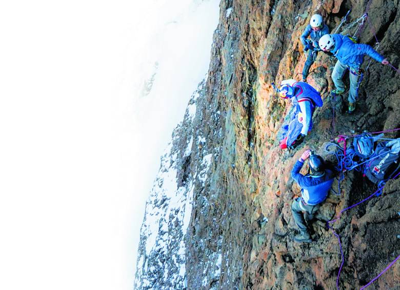 El previo del salto de Rozov desde el Kilimanjaro. FOTO cortesía Red Bull