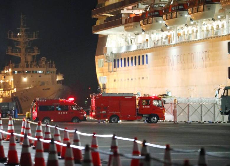 El crucero “Diamond Princess” permanecerá en cuarentena al menos hasta el 19 de febrero. FOTO EFE