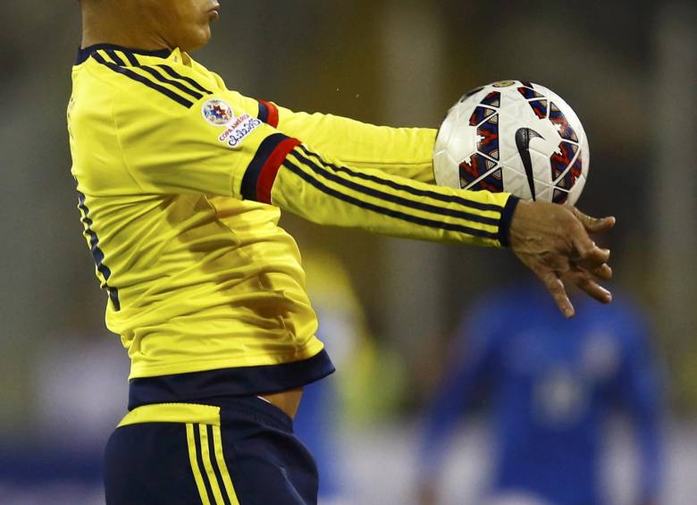 “Teo” Gutierrez aportó su velocidad y entrega de siempre. A los 43 minutos mostró su genialidad al habilitar con un taco a Juan Guillermo Cuadrado, que remató desviado desde media distancia. FOTO REUTERS