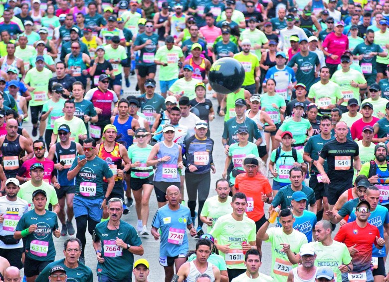 La Maratón de Medellín es pionera de las carreras de calle en el país. Diego Colorado, en recuadro. FOTO Edwin Bustamante