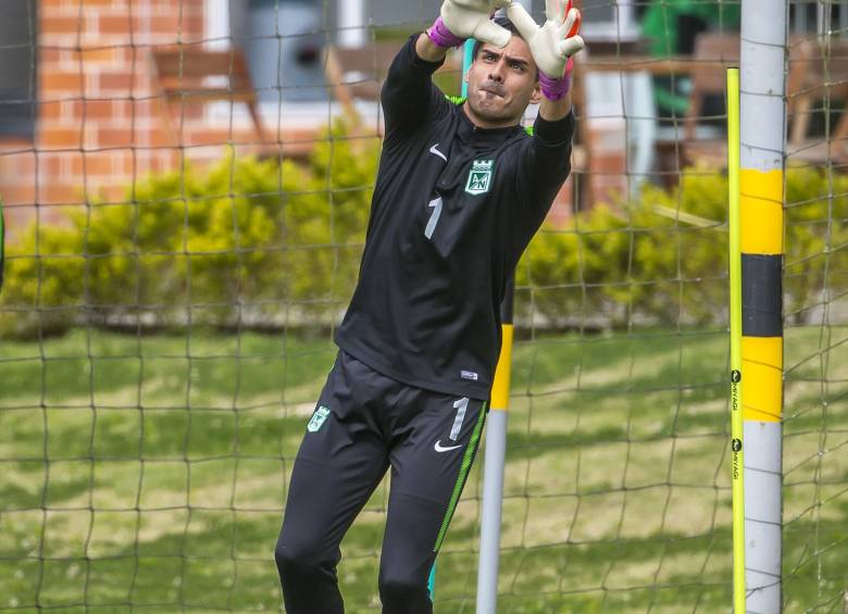 Fernando Monetti, de a poco, se consolida en la portería del club antioqueño. Será titular mañana ante Delfín. FOTO Juan a. sánchez