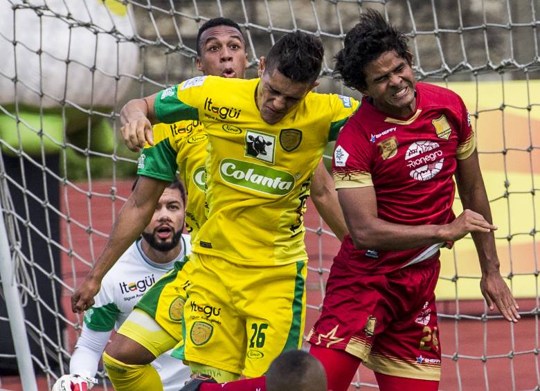El equipo que dirige Juan Carlos Álvarez salvó un punto a dos minutos del final ante Rionegro. FOTO jaime pérez