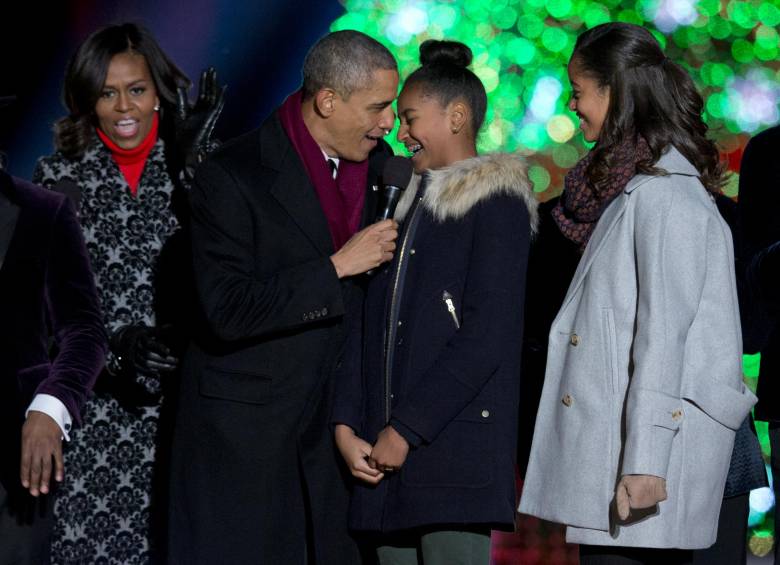 Michelle y Barack Obama desearon una feliz Navidad a los estadounidenses en una “carta de felicitación interactiva”. FOTO REUTERS