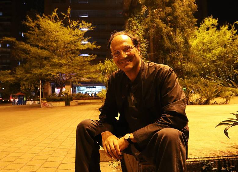 Miquel Adriá, autor de una treintena de libros, busca generar contenidos culturales desde la arquitectura. FOTO julio césar herrera