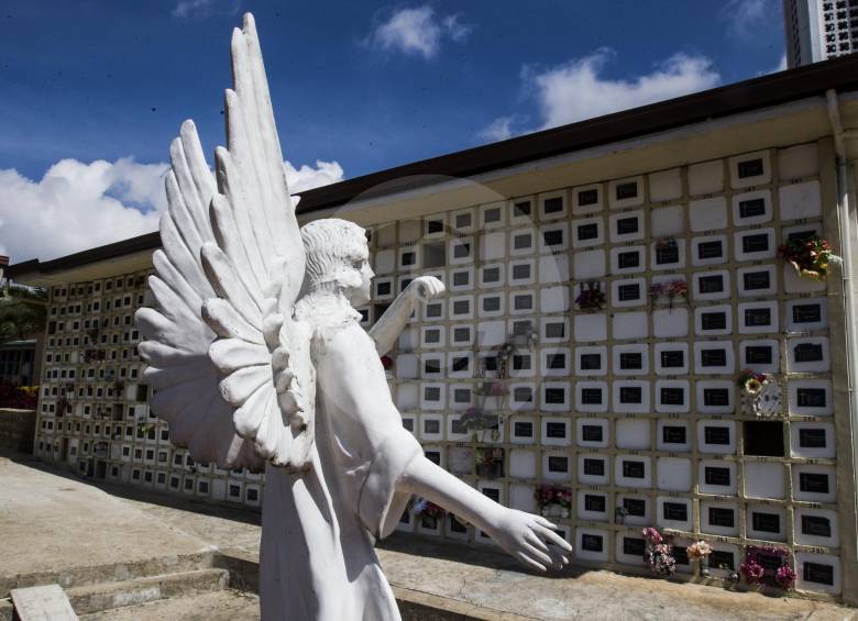 En el cementerio de Yarumal (Antioquia) no se ha podido establecer la identidad de 89 cuerpos que se encontraban en fosas comunes. FOTO Jaime Pérez