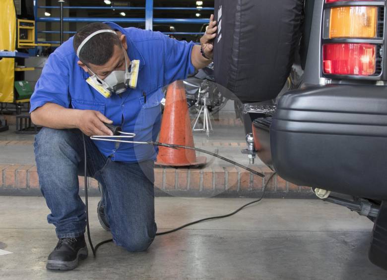 Entre las principales infracciones está la de prestar sus servicios con personal técnico distinto al que fue acreditado. La foto no corresponde a uno de los centros investigados. FOTO Róbinson Sáenz
