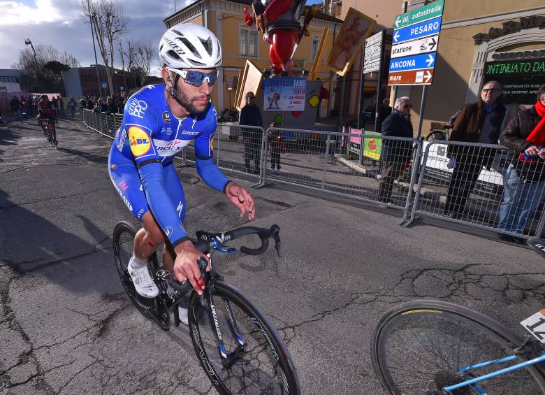 Fernando Gaviria terminó la sexta etapa de la Tirreno-Adriático, pero no saldrá hoy por fractura. FOTO cortesía Quick-Step