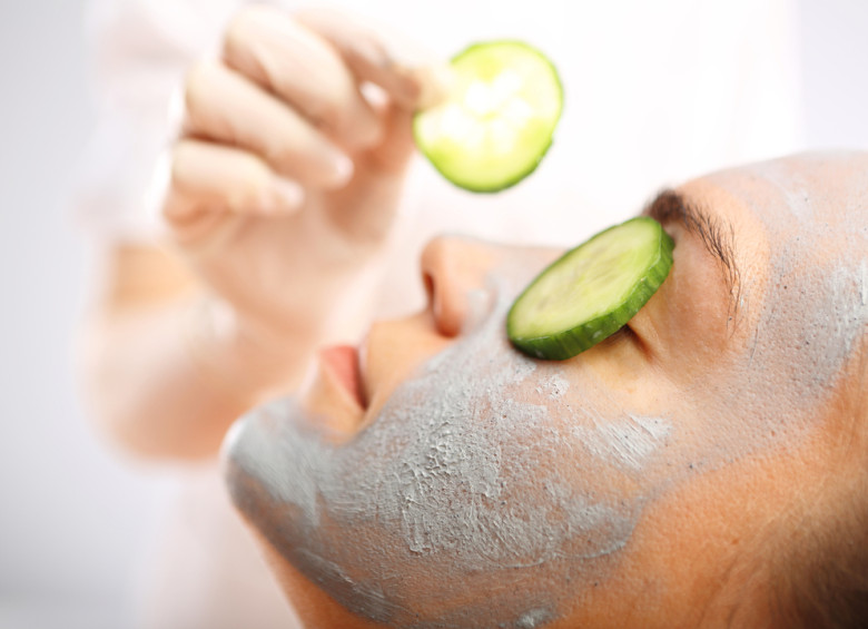 El cuidado de la piel alrededor de los ojos se recomienda a partir de los 25 años de edad. Foto: Shutterstock