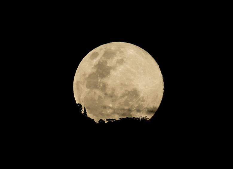 La nueva polémica entre Rusia y Estados Unidos es por una posible explotación comercial de la Luna. FOTO: JUAN ANTONIO SÁNCHEZ.