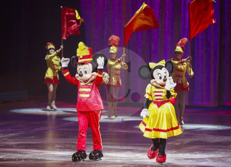 Mickey y Minnie en el show que se ve actualmente en Medellín. FOTO Manuel Saldarriaga