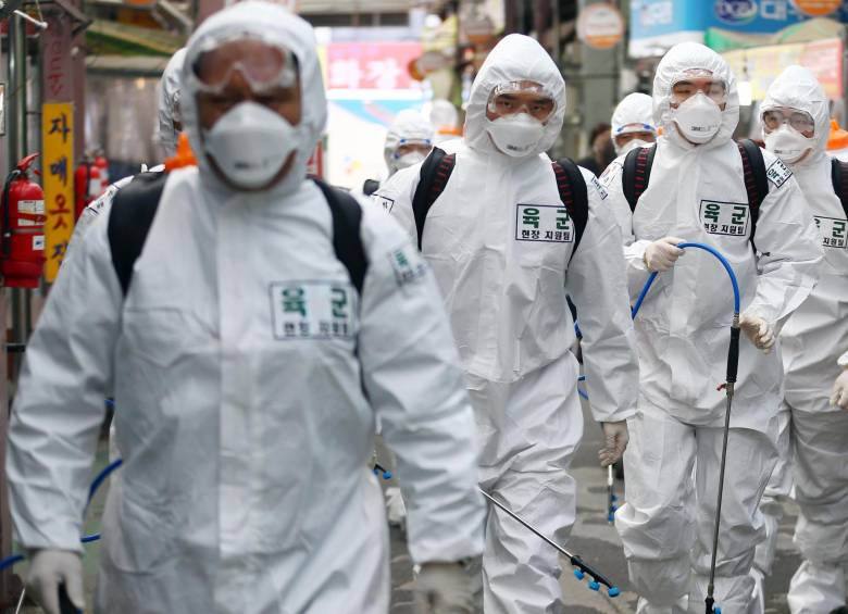 Las autoridades de China anunciaron 42 nuevos fallecimientos el lunes. FOTO AFP