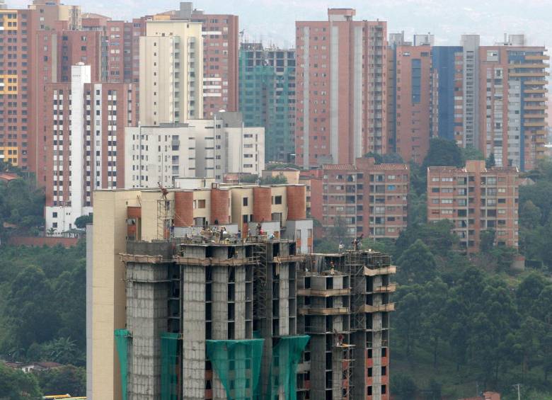 Las entidades financieras ofrecen tasas de interés entre 9 y 11,98 por ciento para los préstamos destinados para vivienda, cifras que se mantienen estables frente al año pasado. FOTO donaldo zuluaga