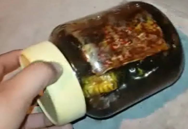 Este es el envase con el conjuro, hallado en la cabina del camión que transportaba la droga. FOTO CORTESÍA