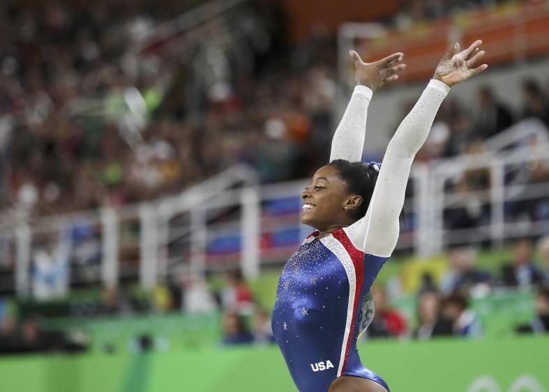 Prueba de piso en la competencia final por la general individual en los Juegos Olímpicos de Río 2016. FOTO Reuters
