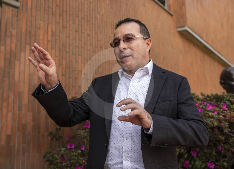 El director del Sena, Carlos Mario Estrada, proyecta que la entidad llegue a por lo menos nueve millones 500 mil personas en el país, ese es uno de sus retos. FOTO Andrés Camilo Suárez